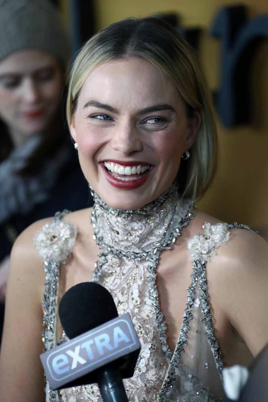 Margot Robbie Hits the Mary, Queen of Scots Promotional Track