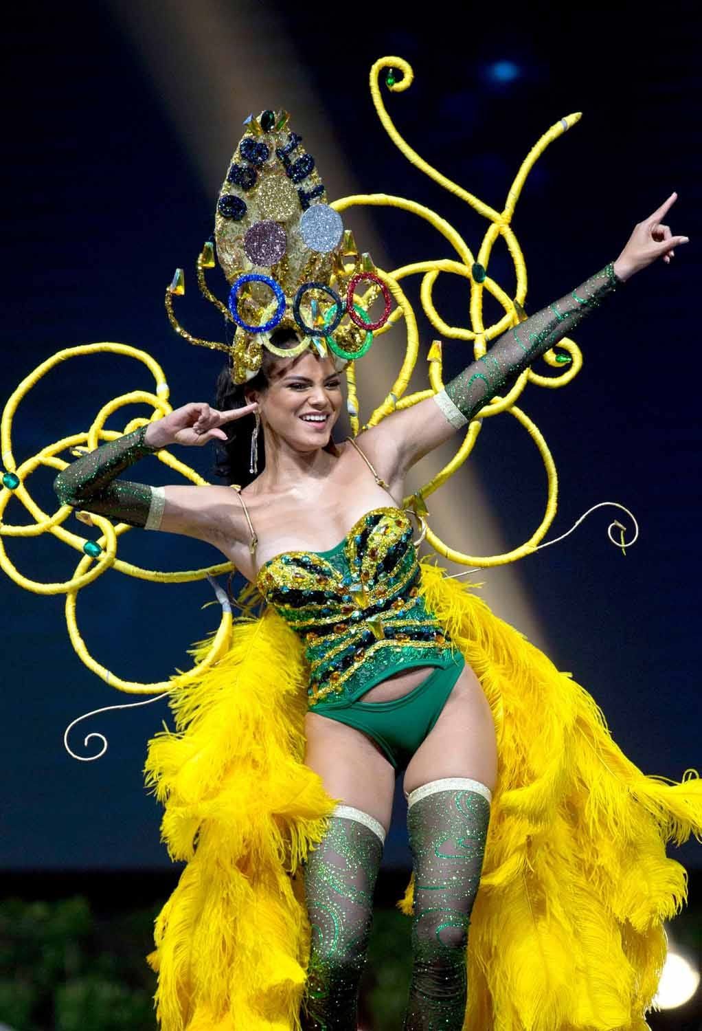 Miss Universe National Costumes, Part 2: There's a Sandwich In Here