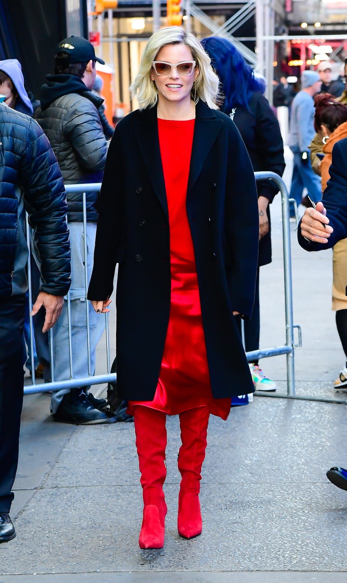 Elizabeth Banks Looks Costumey AND Glam
