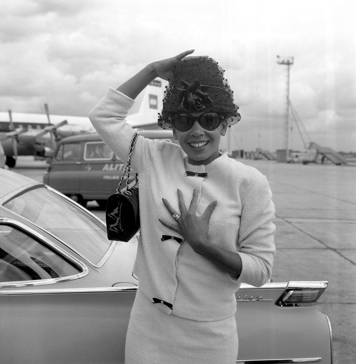 Shirley Bassey Has an Incredible History of Looking AMAZING at the Airport