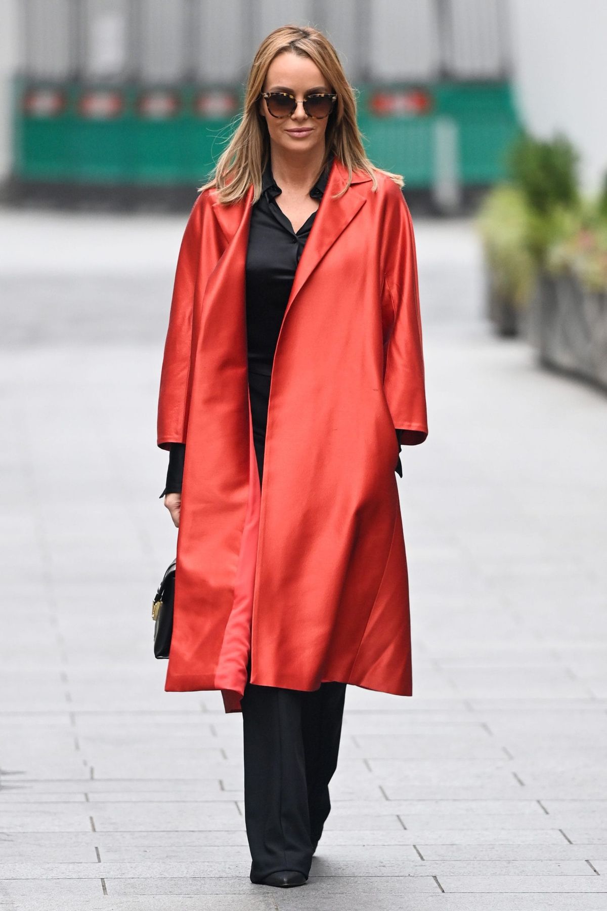 Ashley and Amanda Have Truly Committed to Coat Season