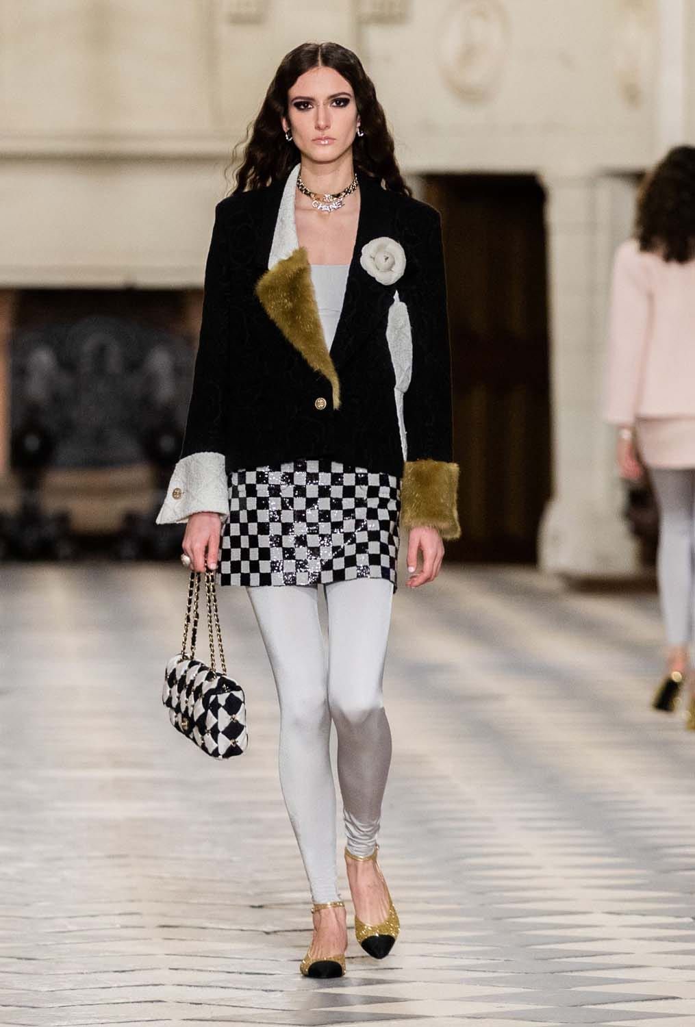 Kristen Stewart Attended the Latest Chanel Show Alone