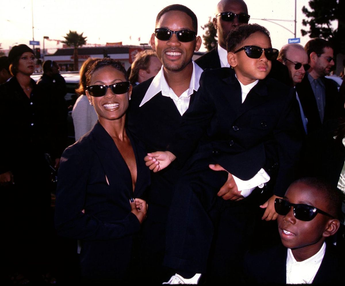 Let's Zap Ourselves into the 1997 Premiere of Men in Black