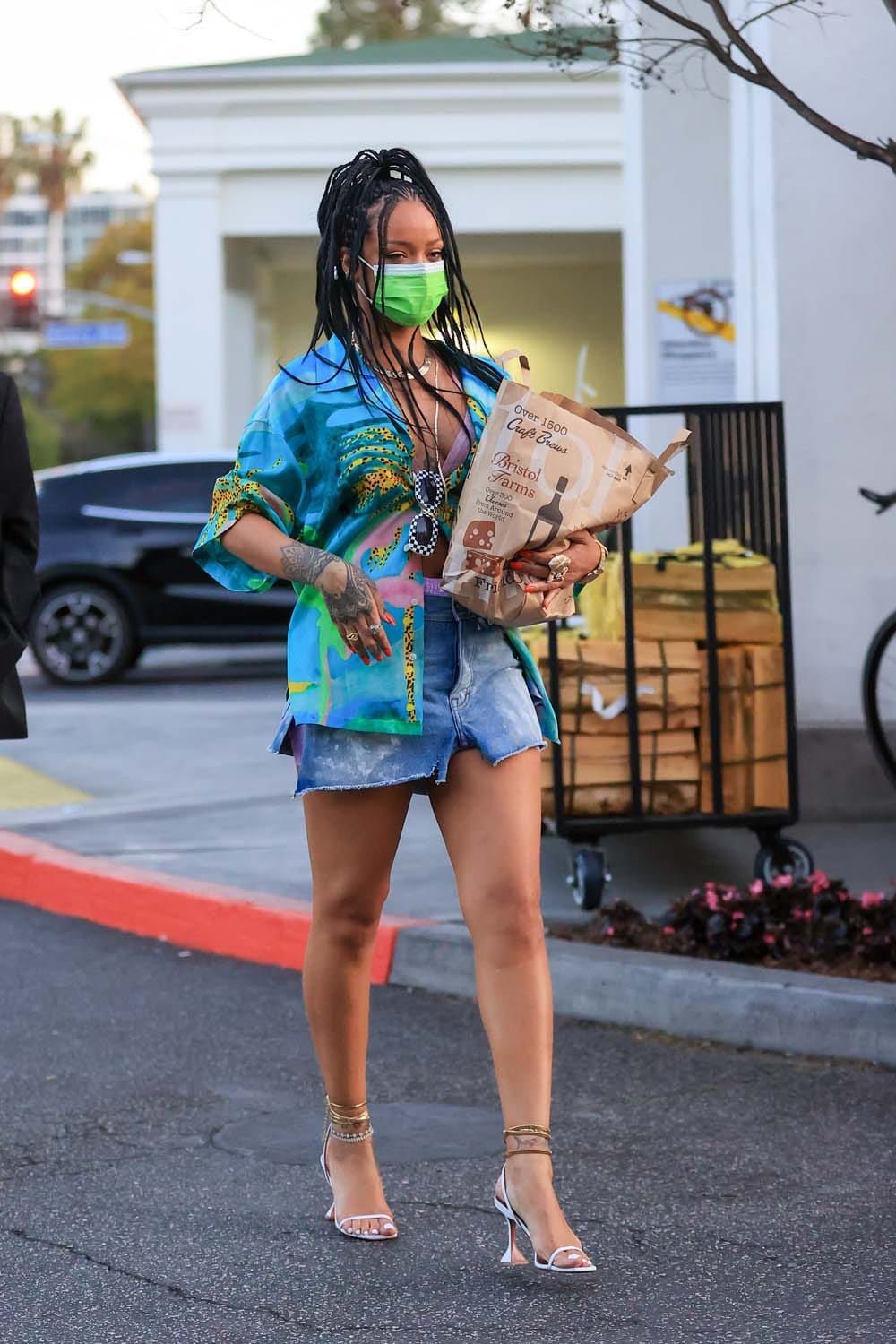 Rihanna Is Back Again, and Rumer Willis Is Wearing Messagewear