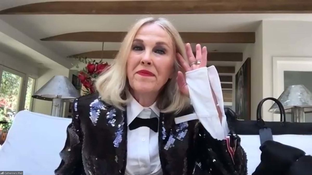 Catherine O'Hara Won Some More Hardware at the SAGs