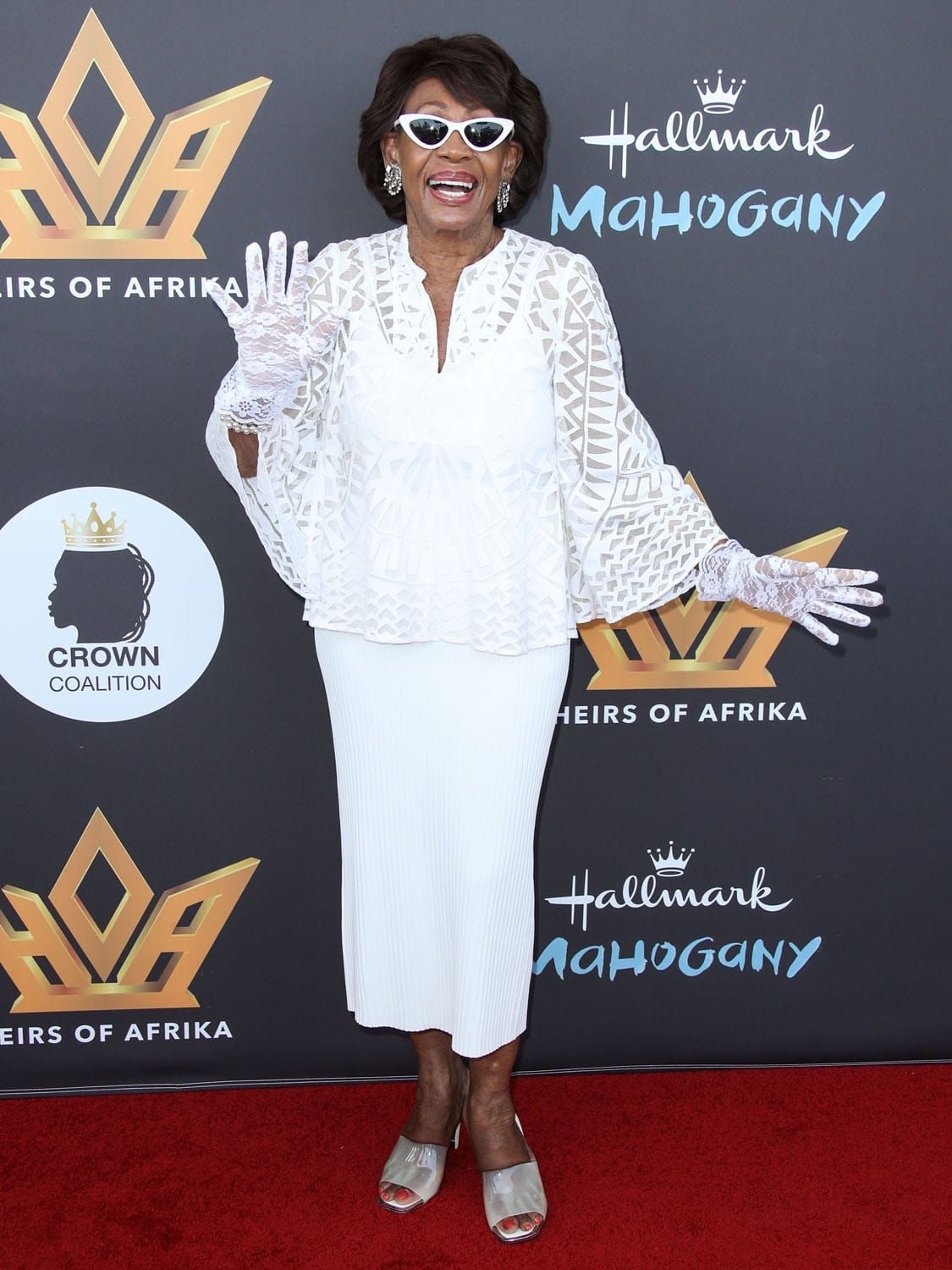May Maxine Waters's Vibe Carry You Into the Weekend