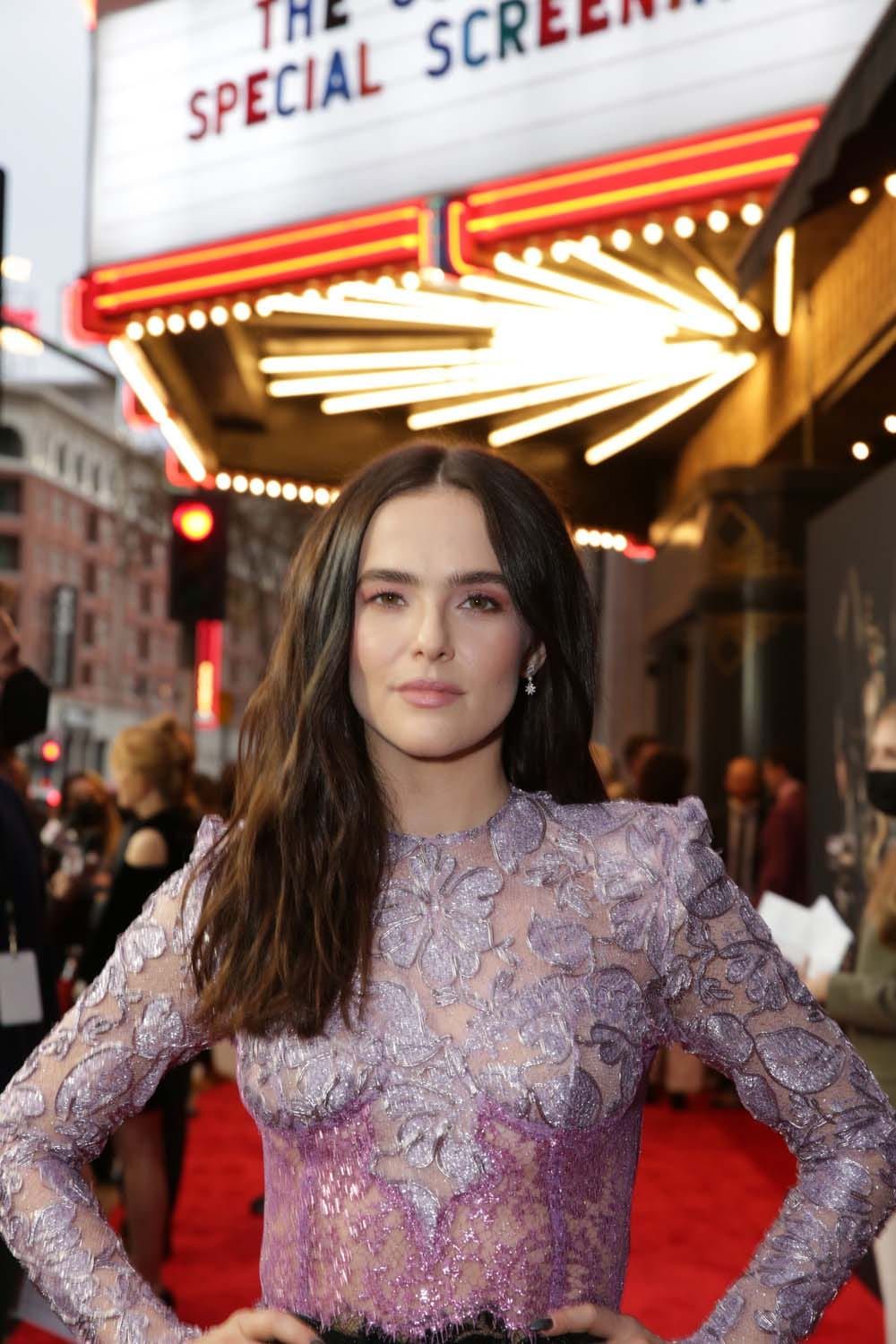 Zoey Deutch Gave Us a Good Old Fashioned Scrolldown Fug