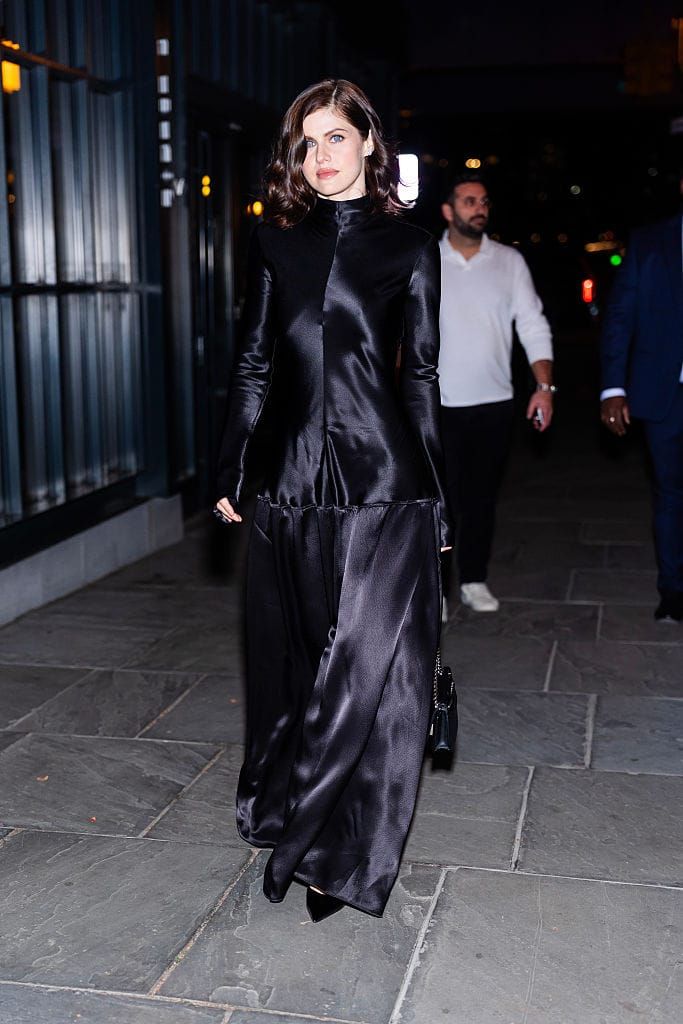 Alexandra Daddario Gets Very Mysterious