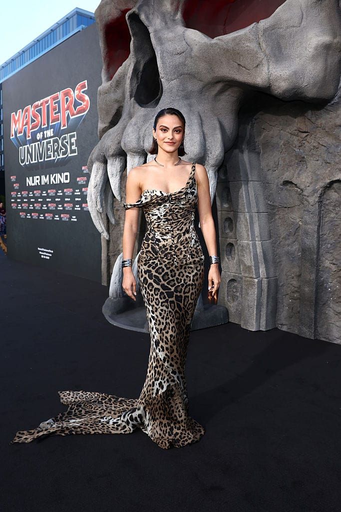 Camila Mendes Also Doesn't Phone It In