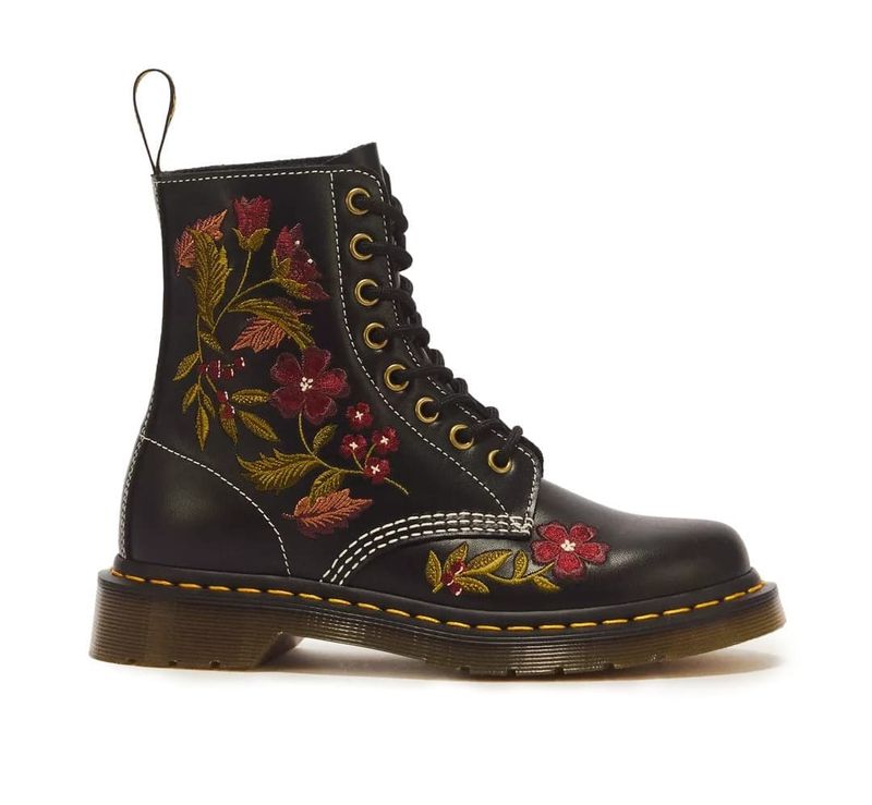 Fug Nation Loves Boots!