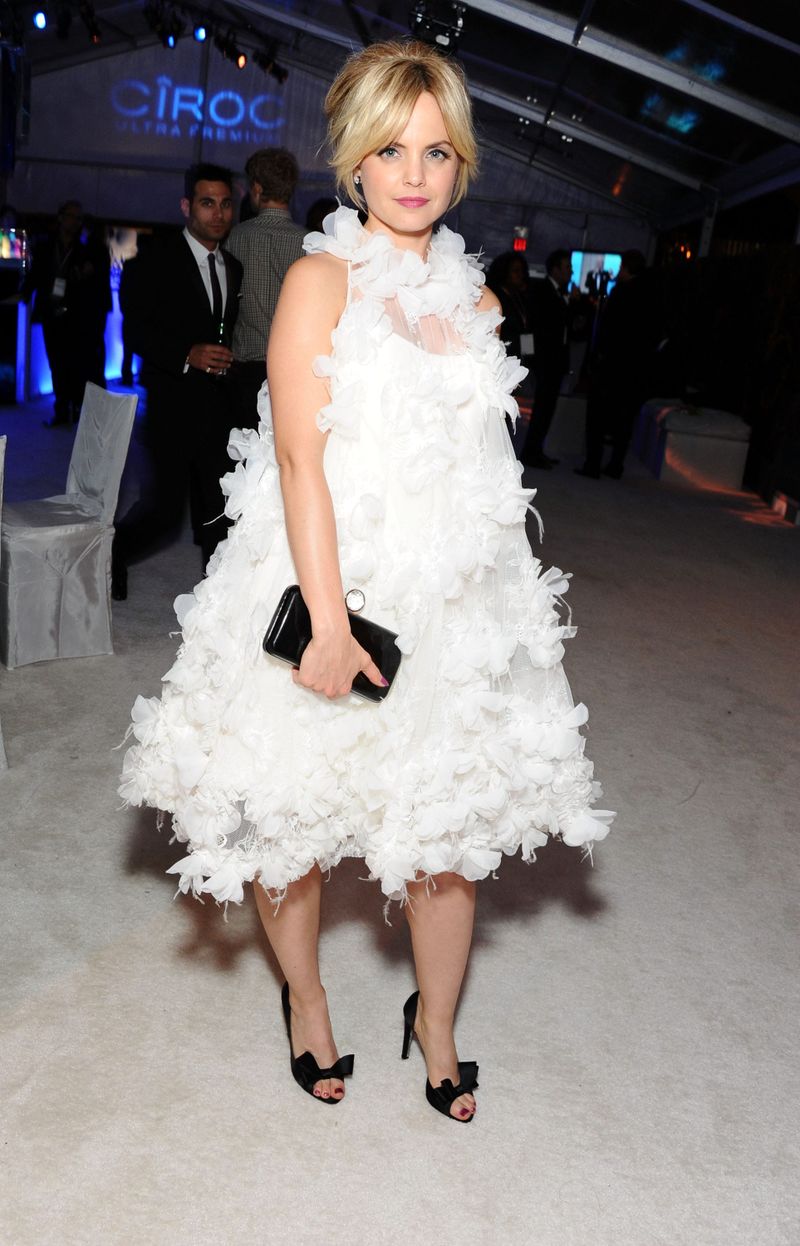 Oscars Fug Carpet: Mena Suvari