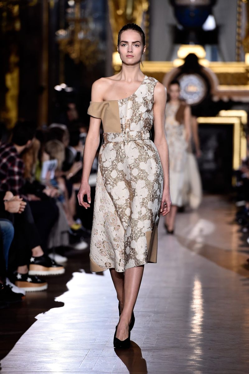 Stella McCartney Fall 2015 Runway