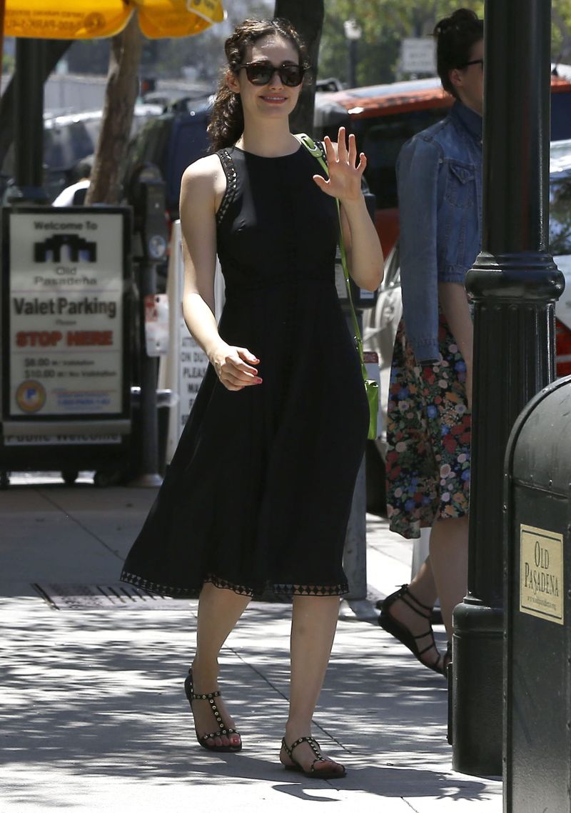 emmy-rossum-street-style