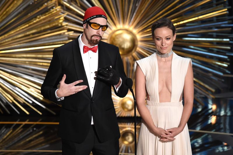 Oscars Fug Carpet: Olivia Wilde in Valentino