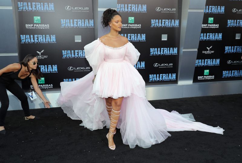 Rihanna in Giambattista Valli