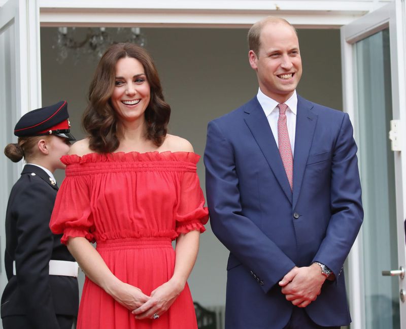 Kate Actually Wears An Off-The-Shoulder Dress in Germany