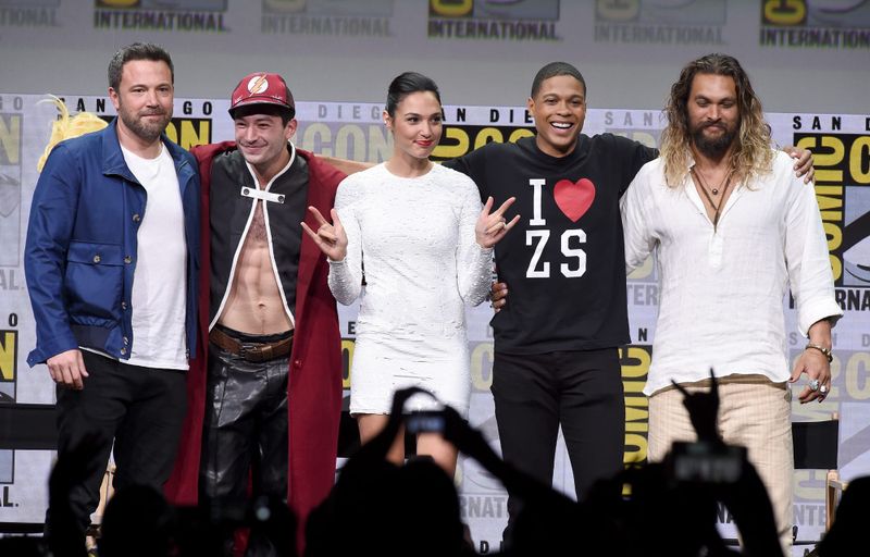 Gal Gadot Is Very Glam at Comic Con