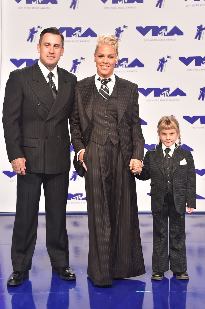 Pink Is The Epitome of Cool (at the VMAs and in Life)