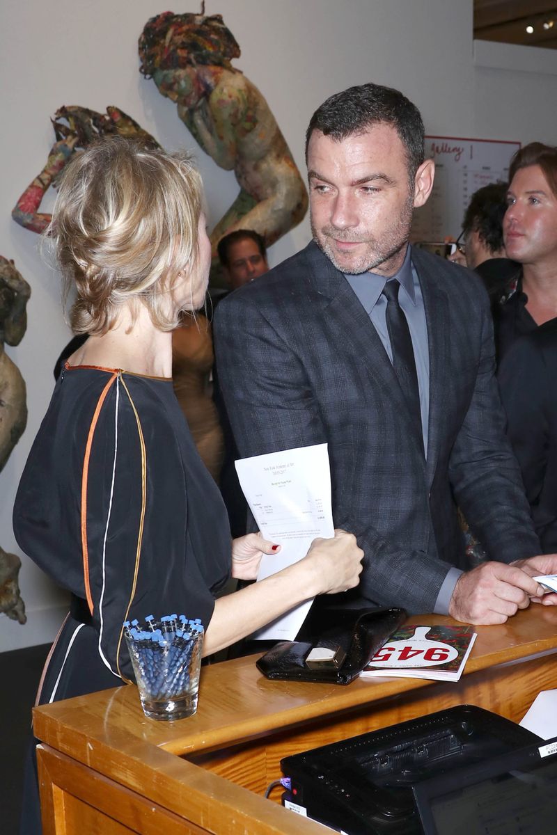 Satisfyingly For Her, Naomi Watts Looks Great When She Runs Into Liev Schreiber