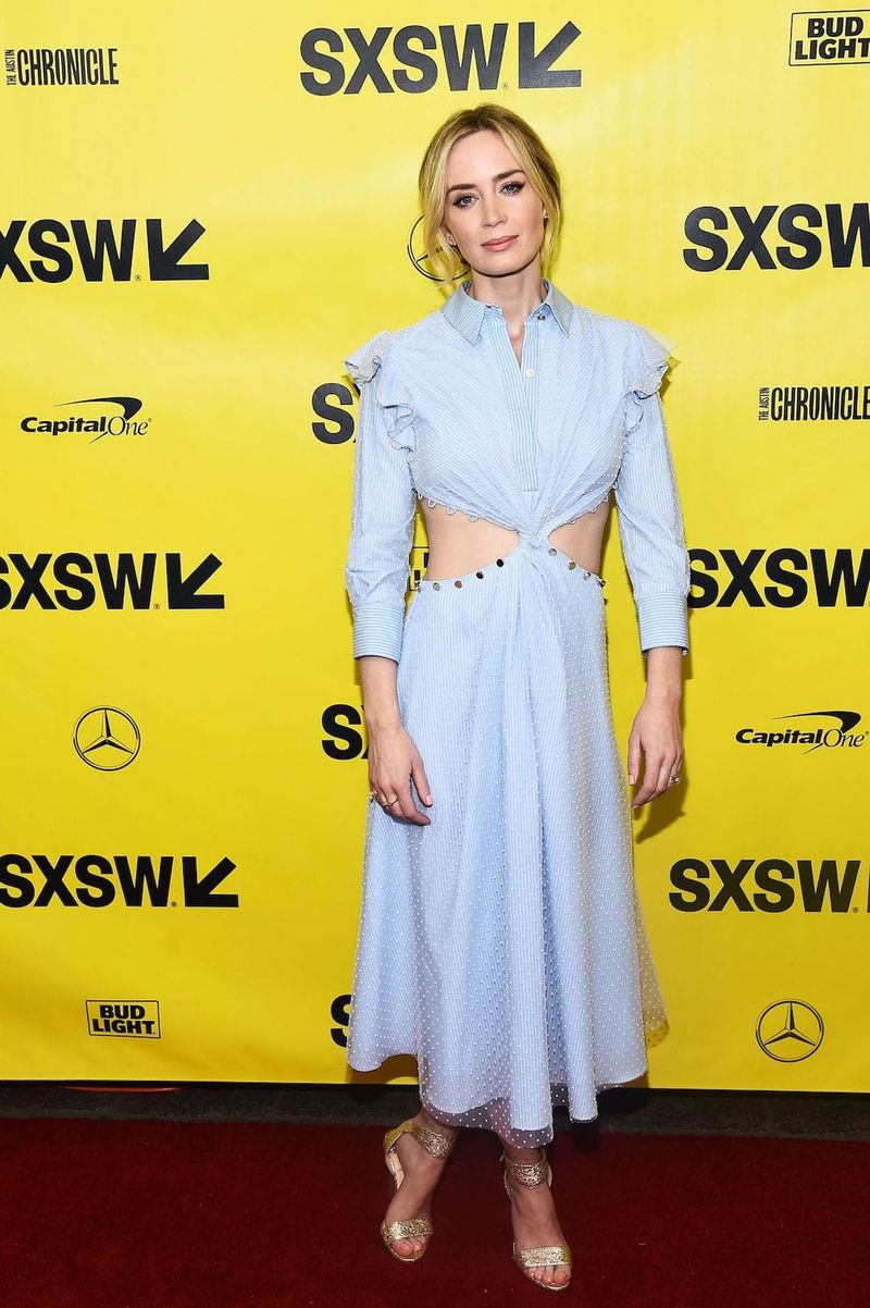Emily Blunt Is Very Invested in Her Side-Abs