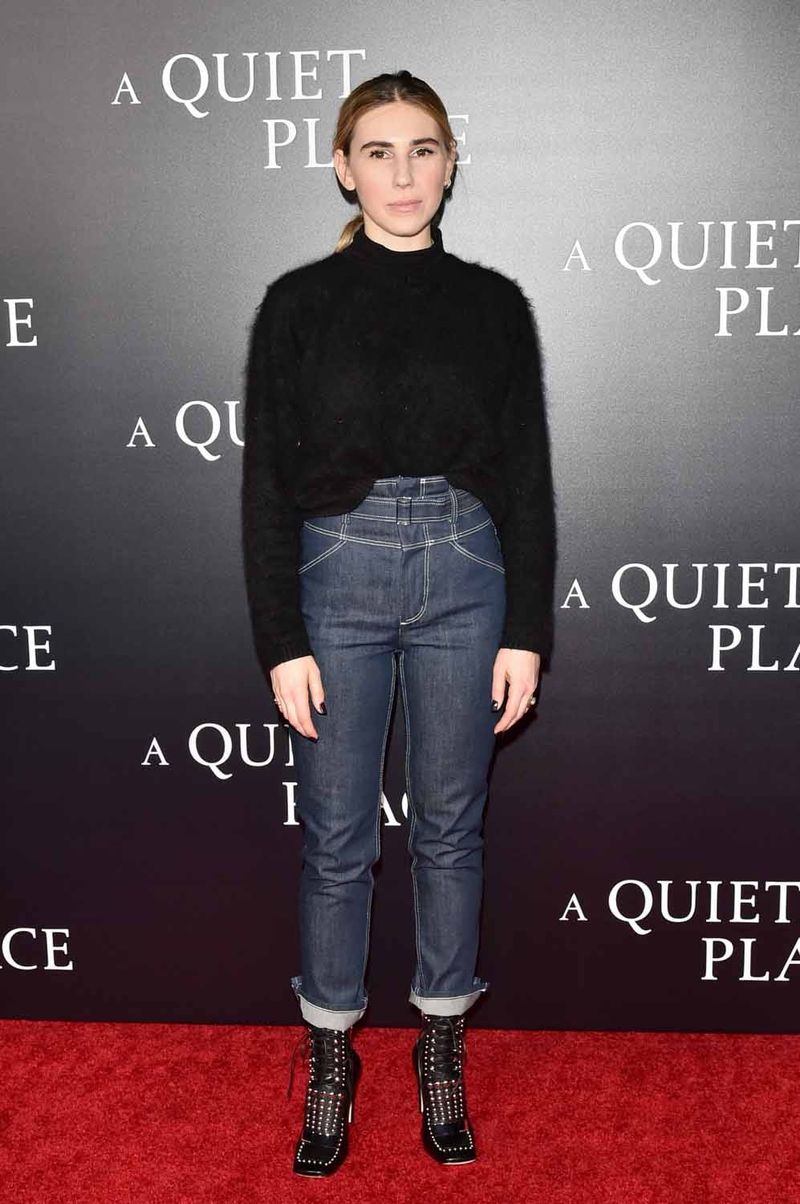 Zosia Mamet Aces Another Scrolldown Fug