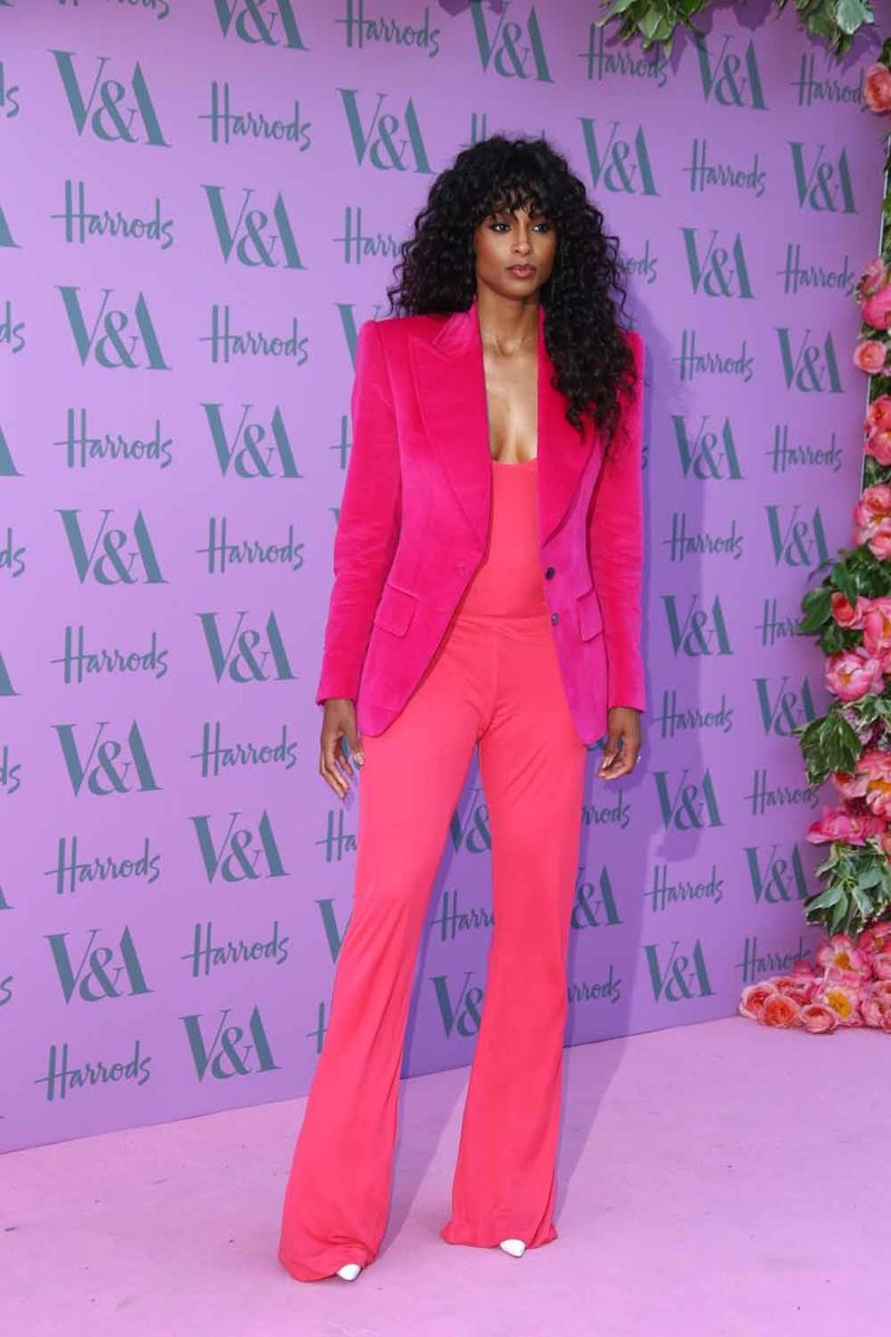 The London Art Parties Roll On with the V&A