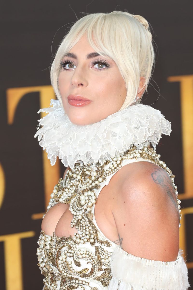 Lady Gaga Is Seriously Doing Elizabethan Cosplay Now