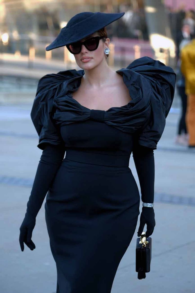 Ashley Graham Looks Dramatically Super at the CFDAs