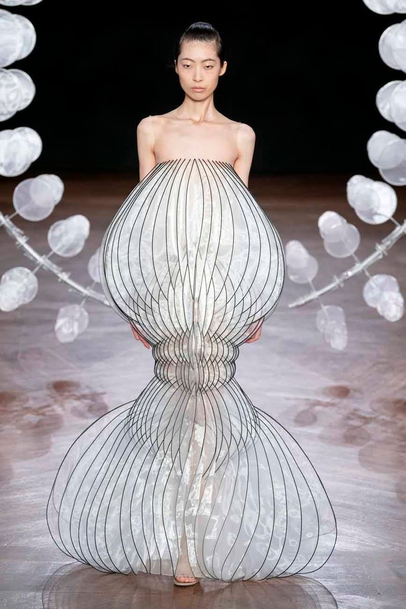 It's Iris Van Herpen Time!