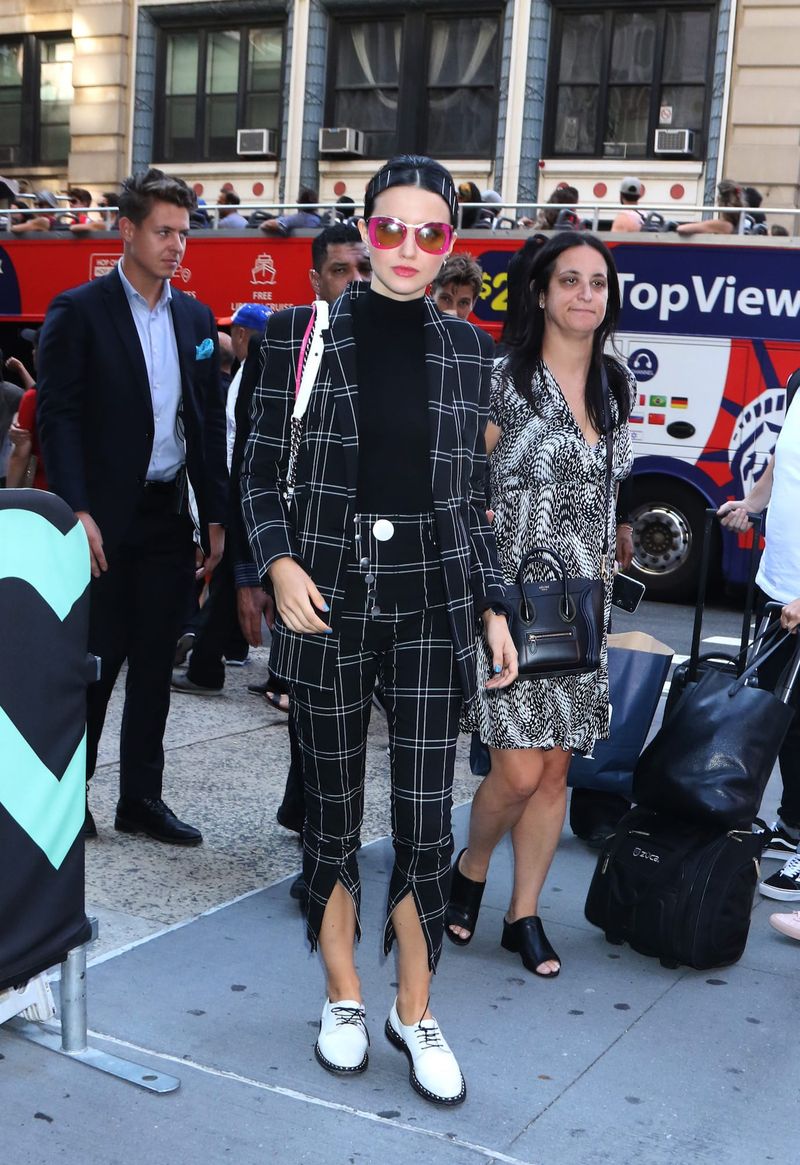 The Scrolldown Attacks Julia Goldani Telles!
