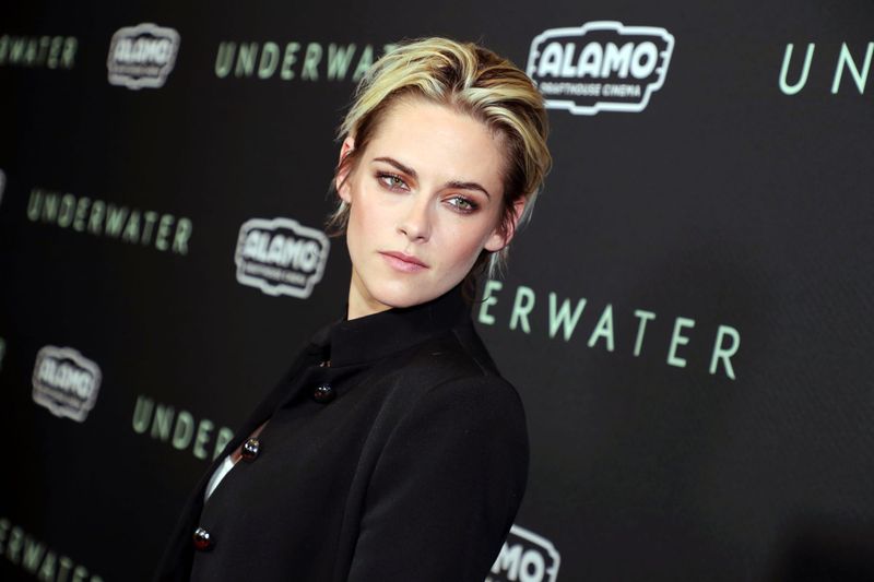 Kristen Stewart's Underwater Earthquake Movie Premiered