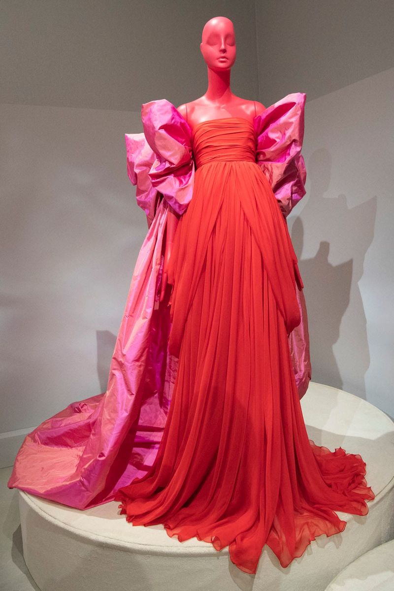 Giambattista Valli Used Brightly Colored Mannequins This Season