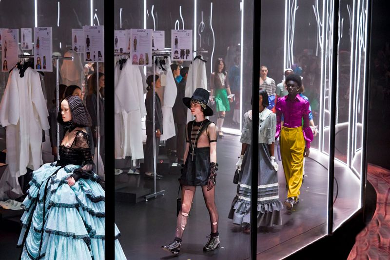 Gucci Did a Revolving Fashion Show, Which Sounds Neat