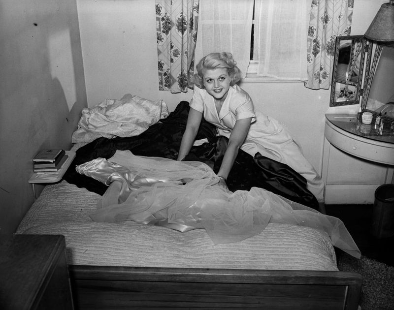 They Claim This Is a Photo of Angela Lansbury With Her "Trousseau"