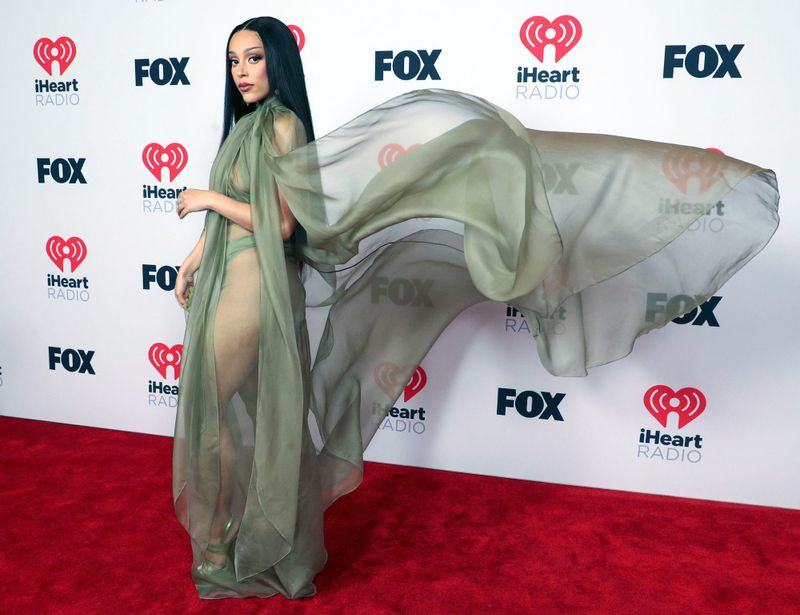 Folks Made Some Real CHOICES on the Red Carpet of this iHeartRadio Music Awards Thingie Last Night