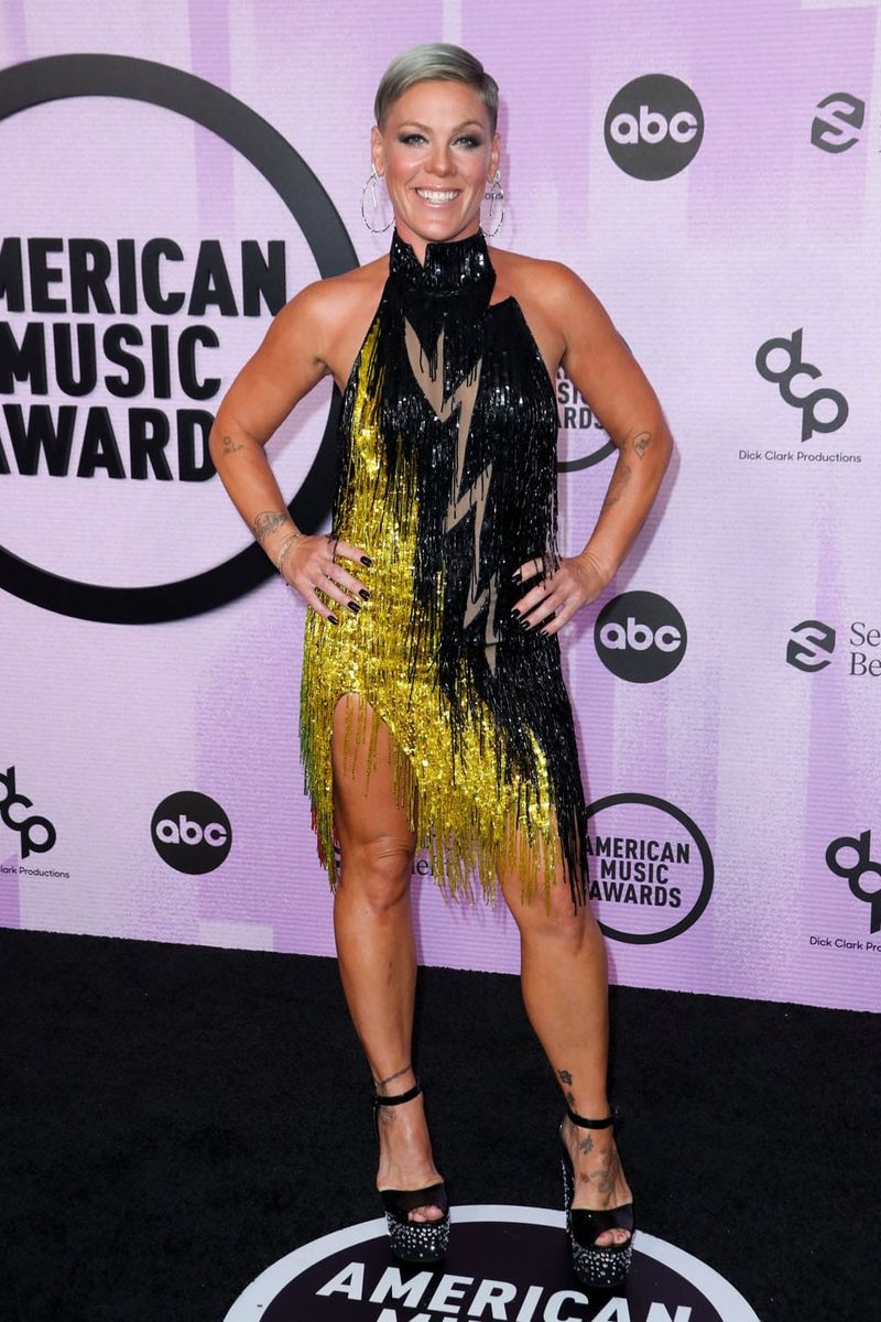 Pink's Vintage Bob Mackie Was an AMAs High Point