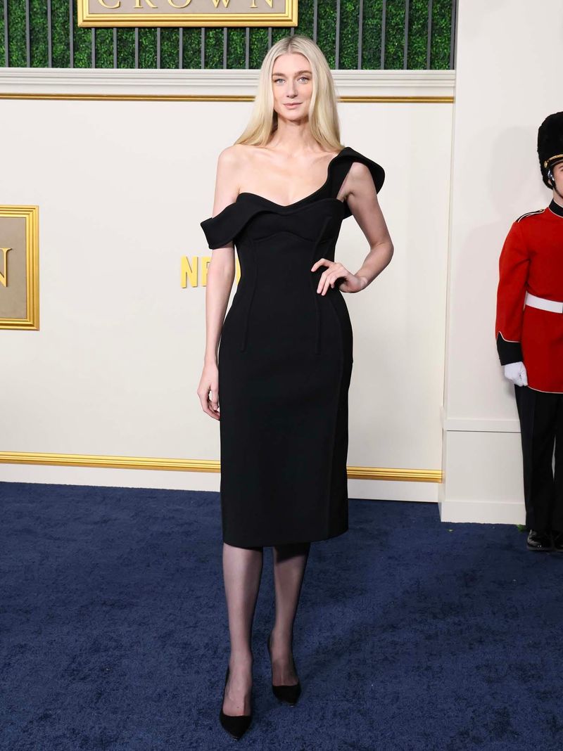 Elizabeth Debicki Carried The Crown's Premiere