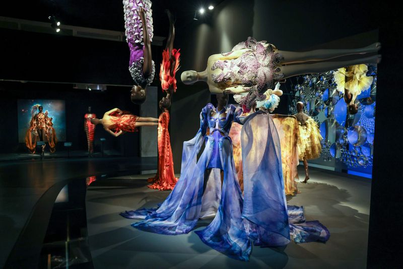 Wanna Eyeball the "Iris van Herpen : Sculpting the Senses" Exhibit at the Musee Des Arts Decoratifs?