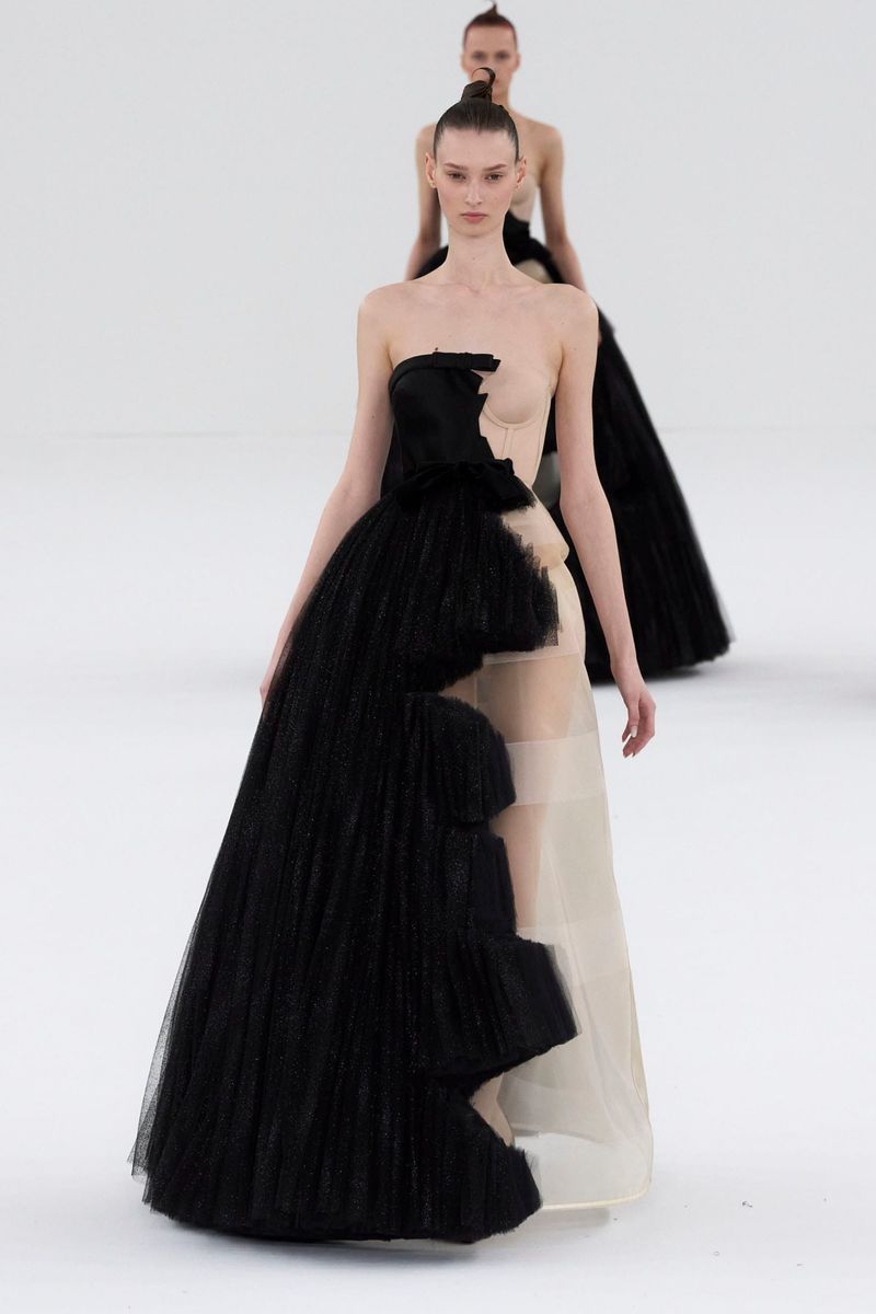 It's Always Fun to Eyeball Viktor & Rolf