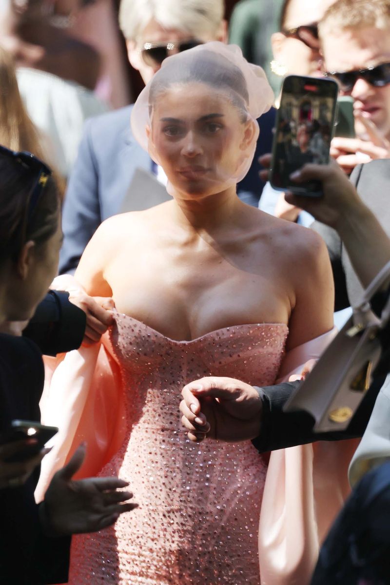 Kylie Jenner Wore Panty-Hose on Her Head to Schiaparelli
