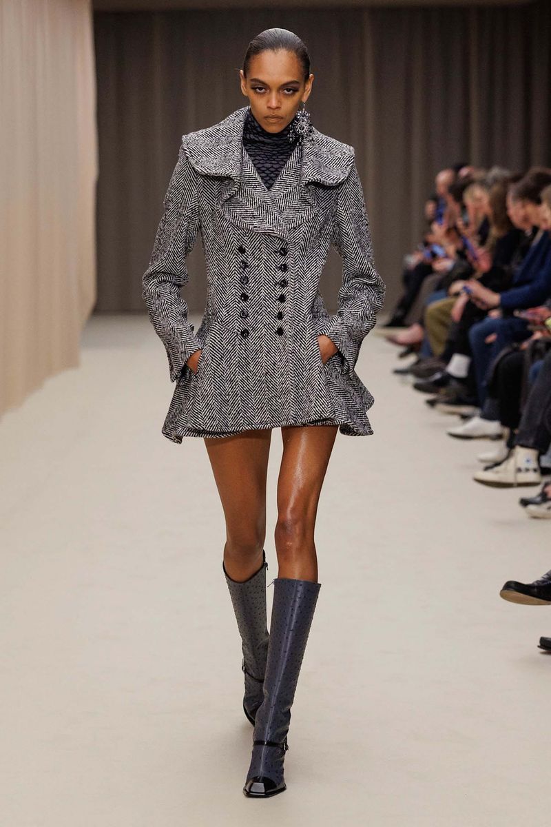 The Fall Alexander McQueen Collection Focused on Tailoring