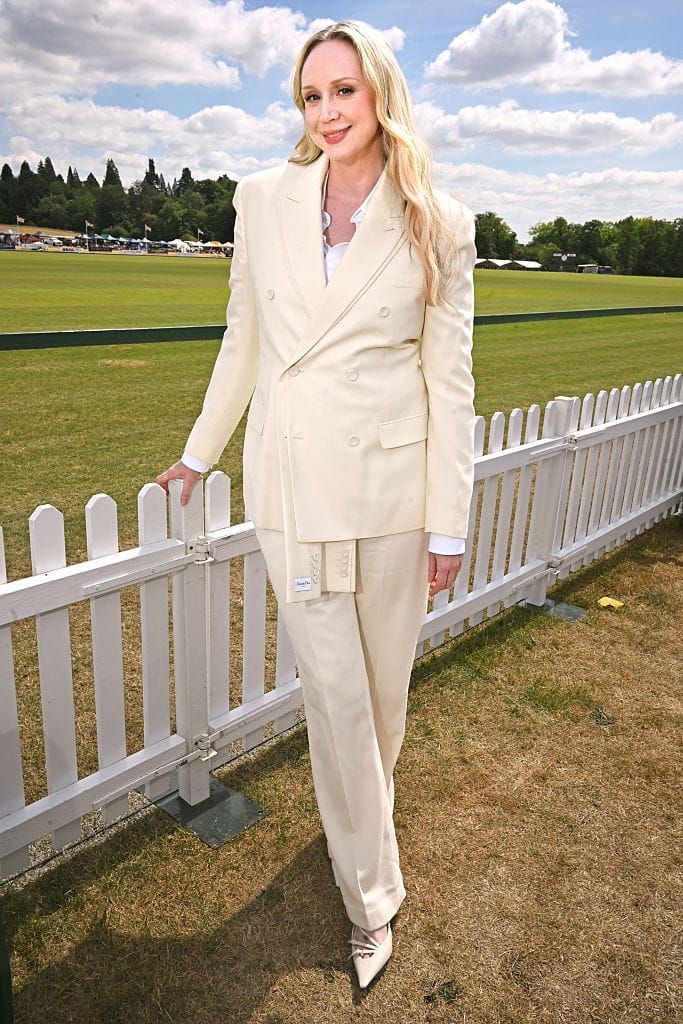 Wanna See Gwendoline Christie Looking Incredibly Profesh?
