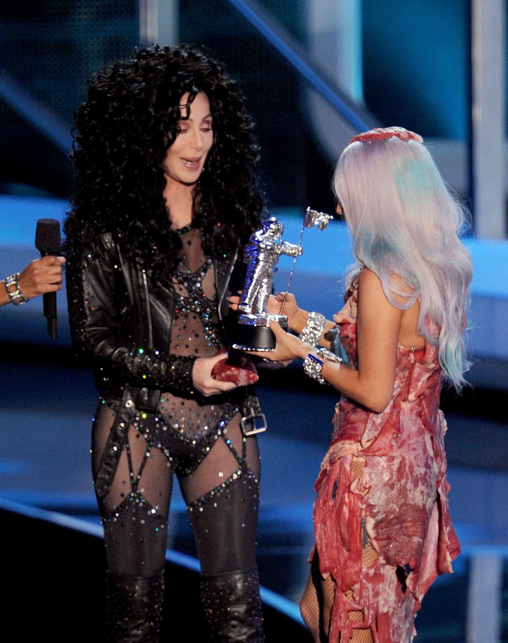 VMAs Fug Carpet/Weirdly Entertaining Played Lady Gaga/Cher