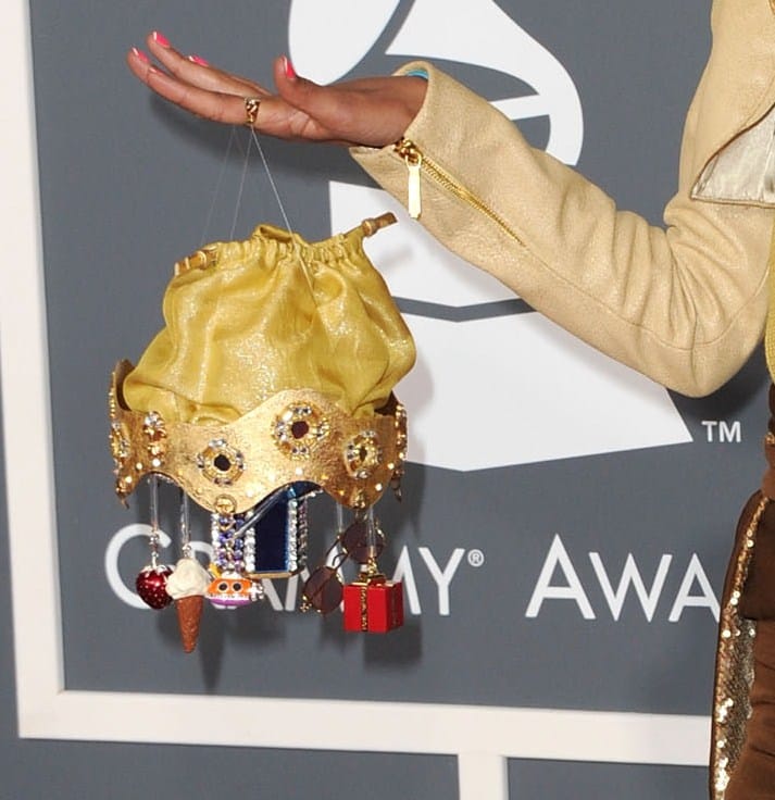 Fugs and Fabs: Accessories at the 2011 Grammy Awards