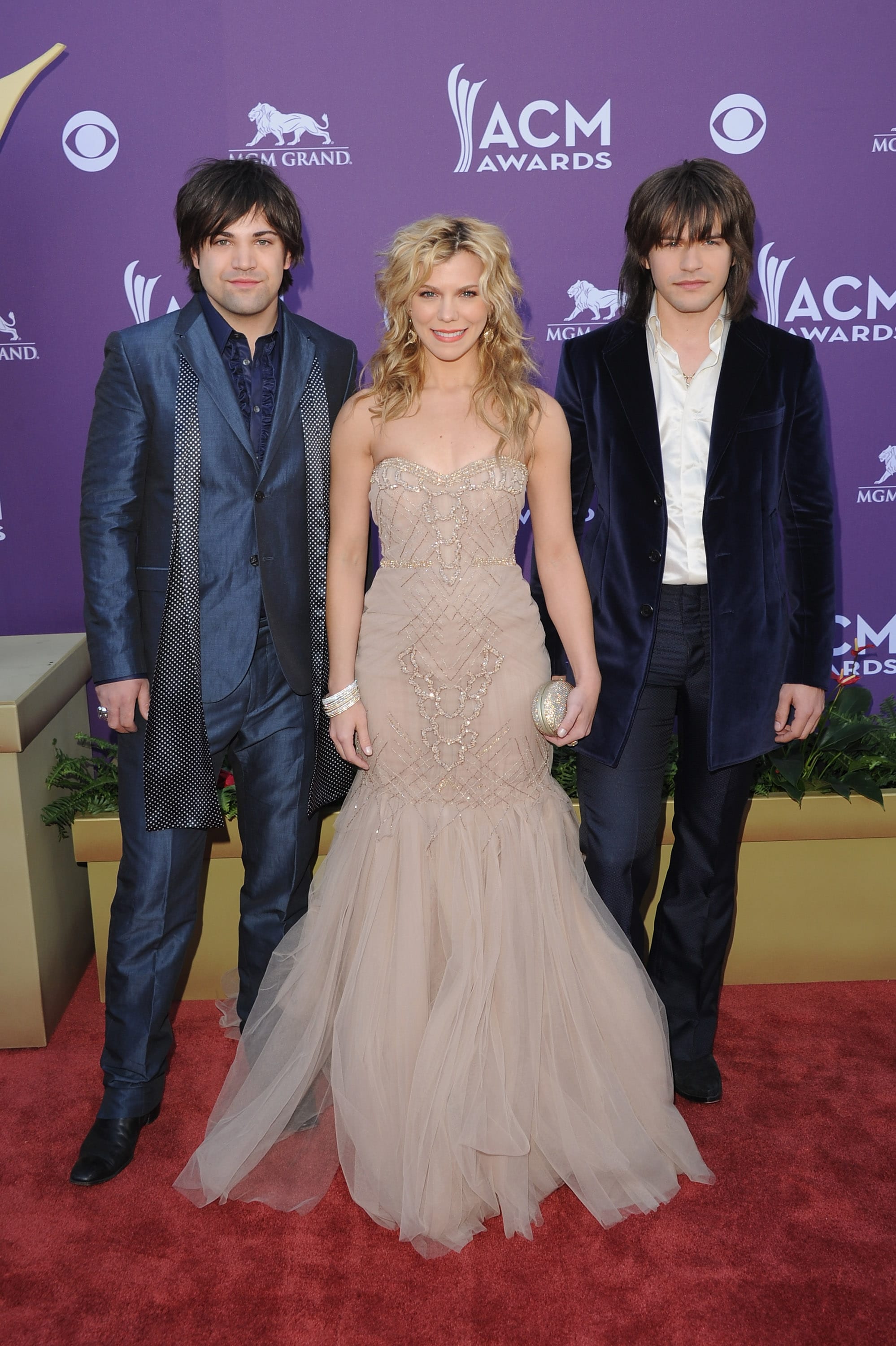ACMs Fug Carpet: The Band Perry