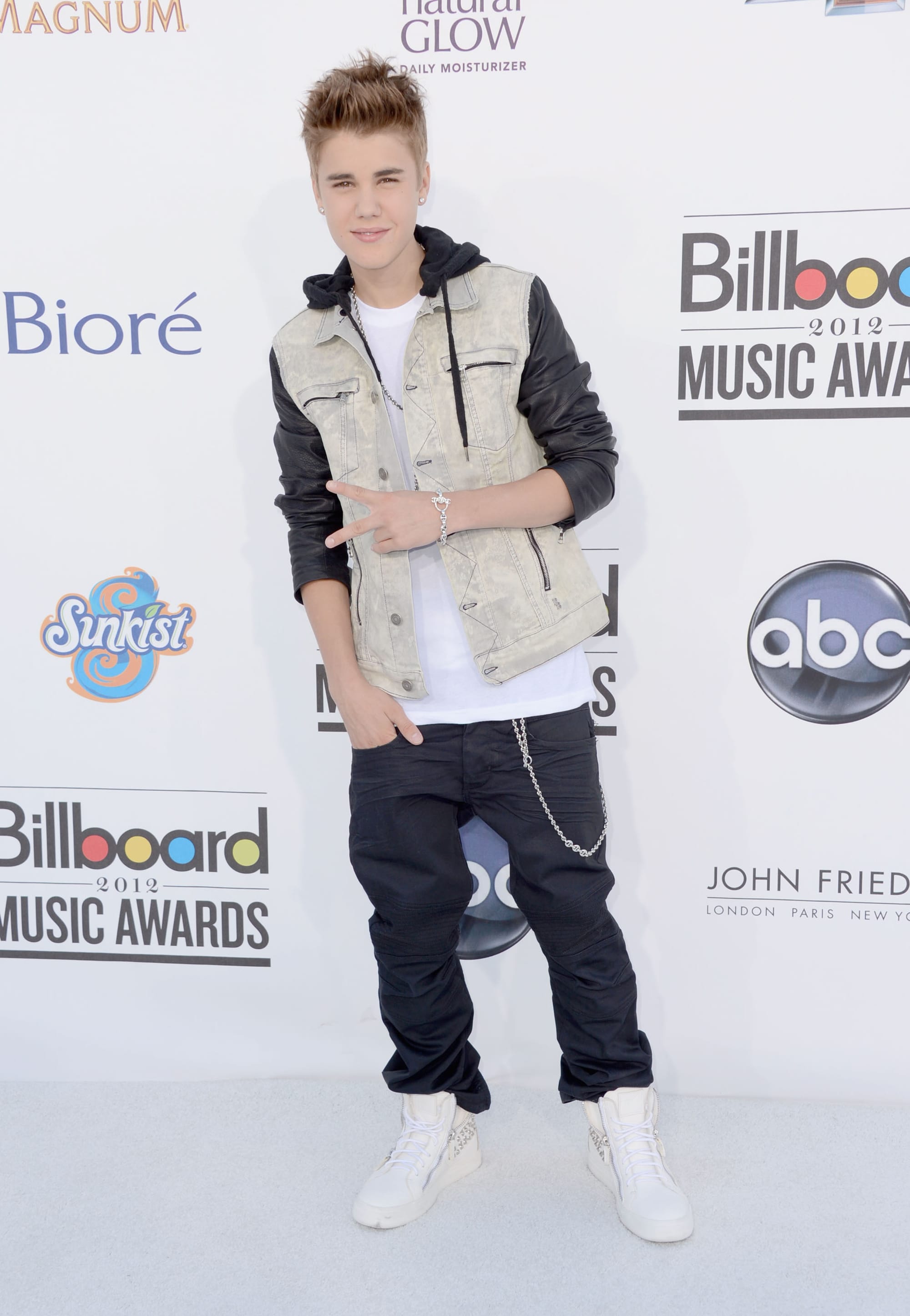Billboard Music Awards Bieberly Biebered: Bieber