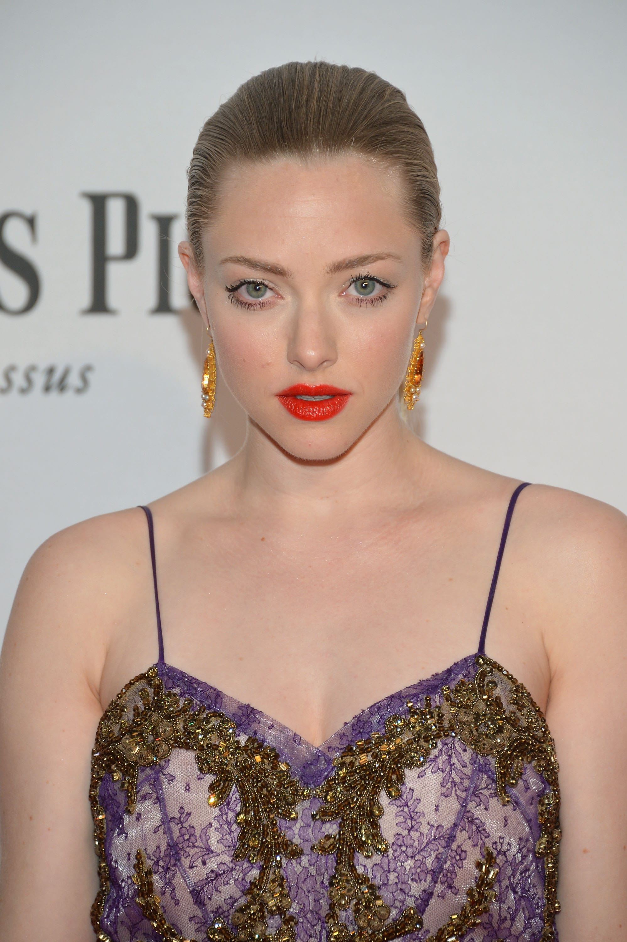 Tony Awards Fug Carpet: Amanda Seyfried