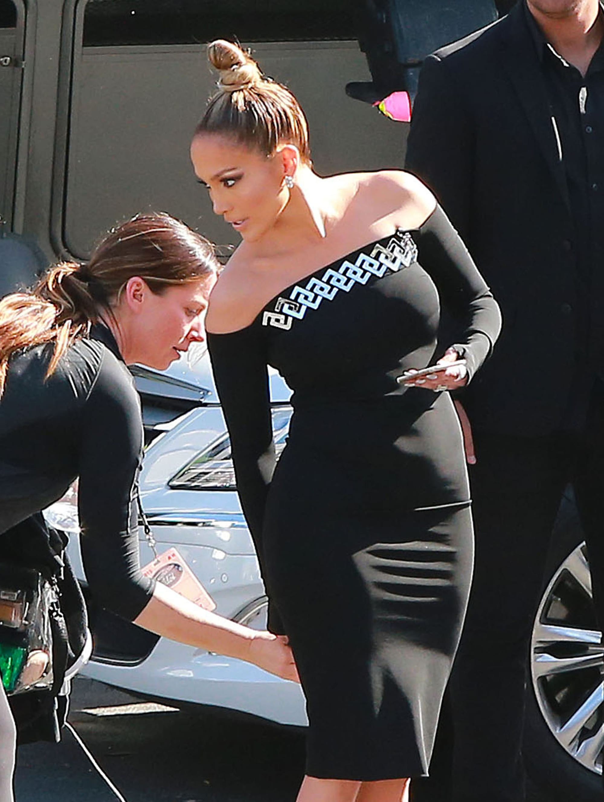Jennifer Lopez Heads To "American Idol"