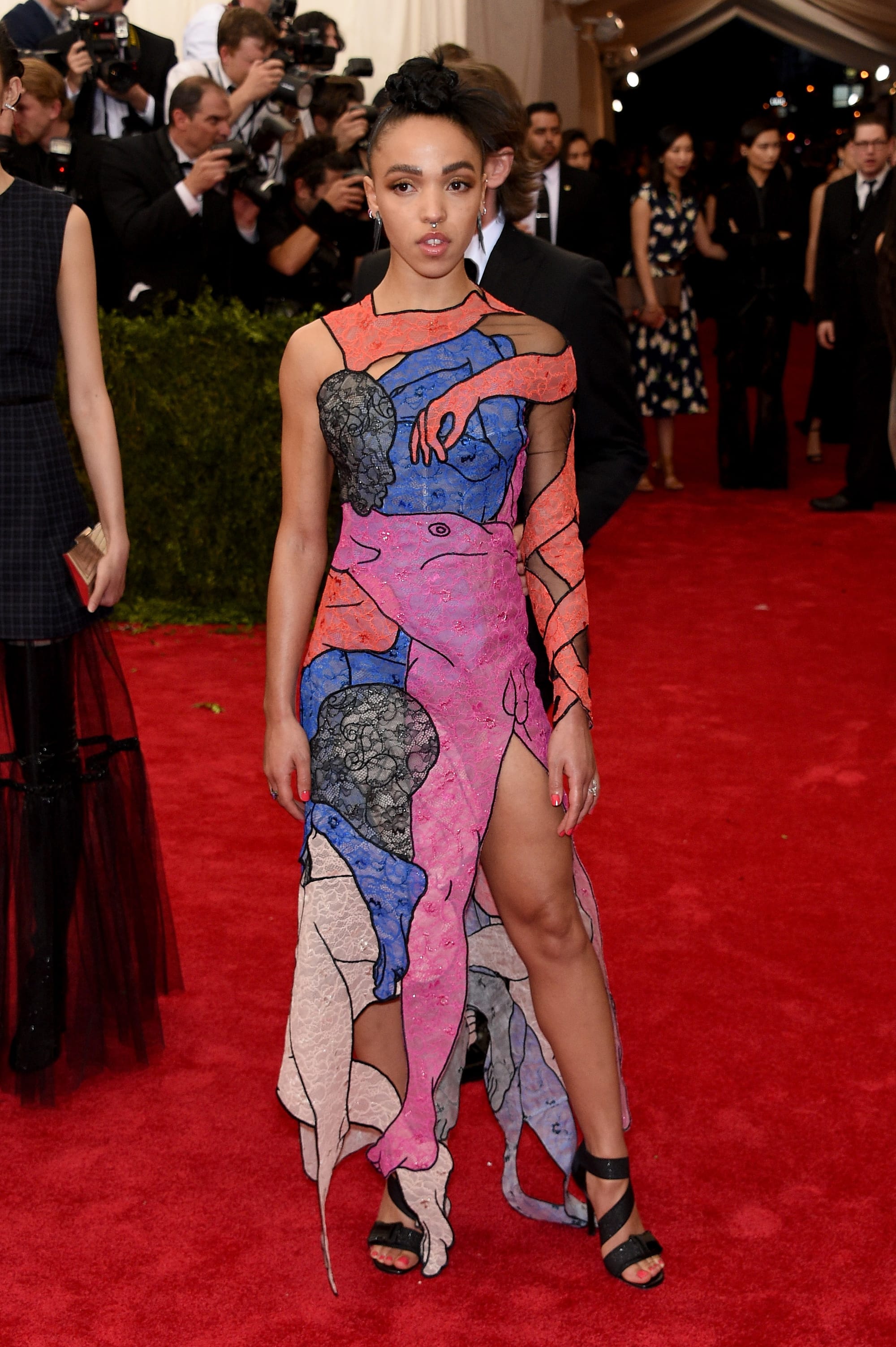 Met Gala Fug Carpet: FKA Twigs in Christopher Kane (with bonus Pattinson)