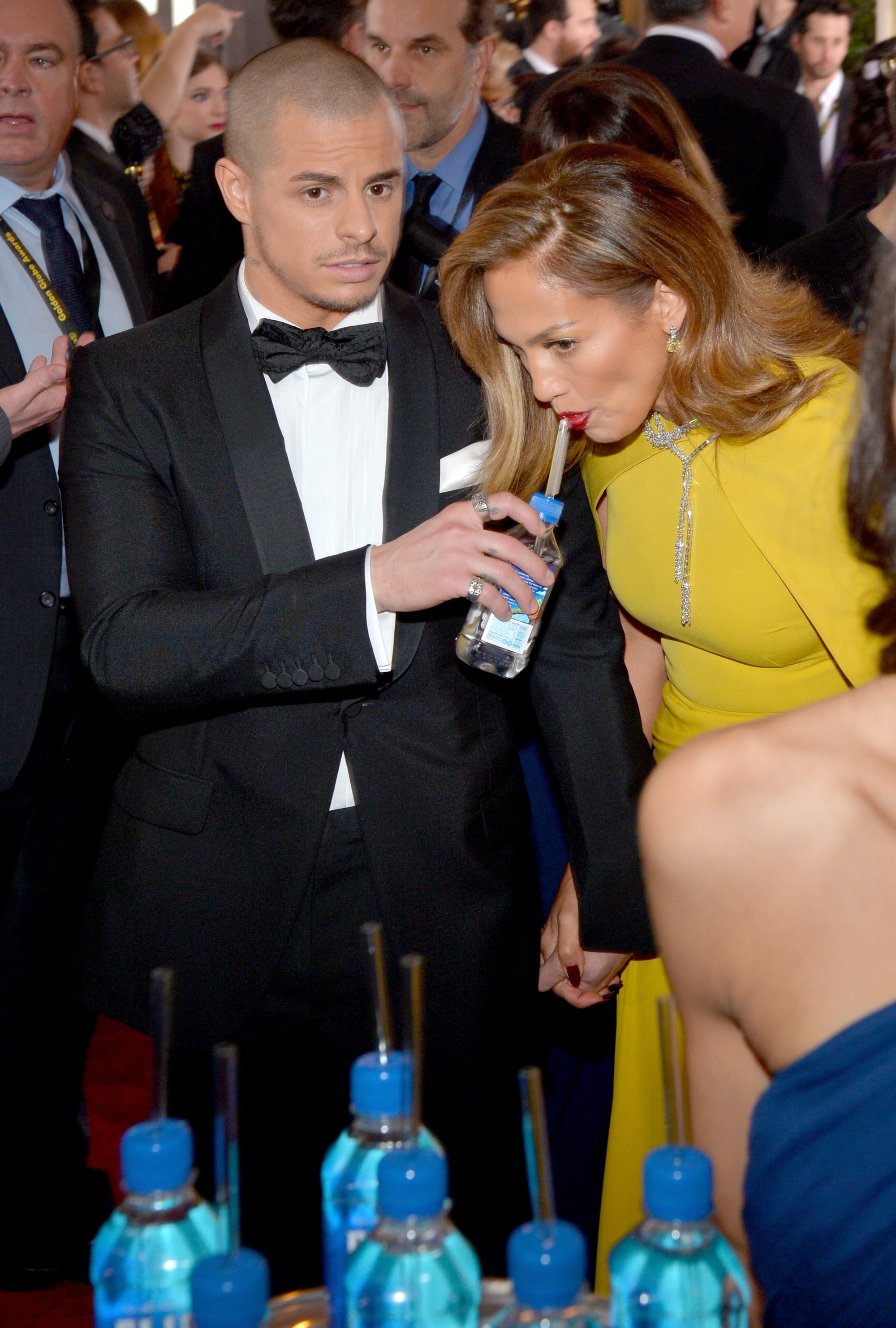 Golden Globes Unfug It Up: Jennifer Lopez in Giambattista Valli
